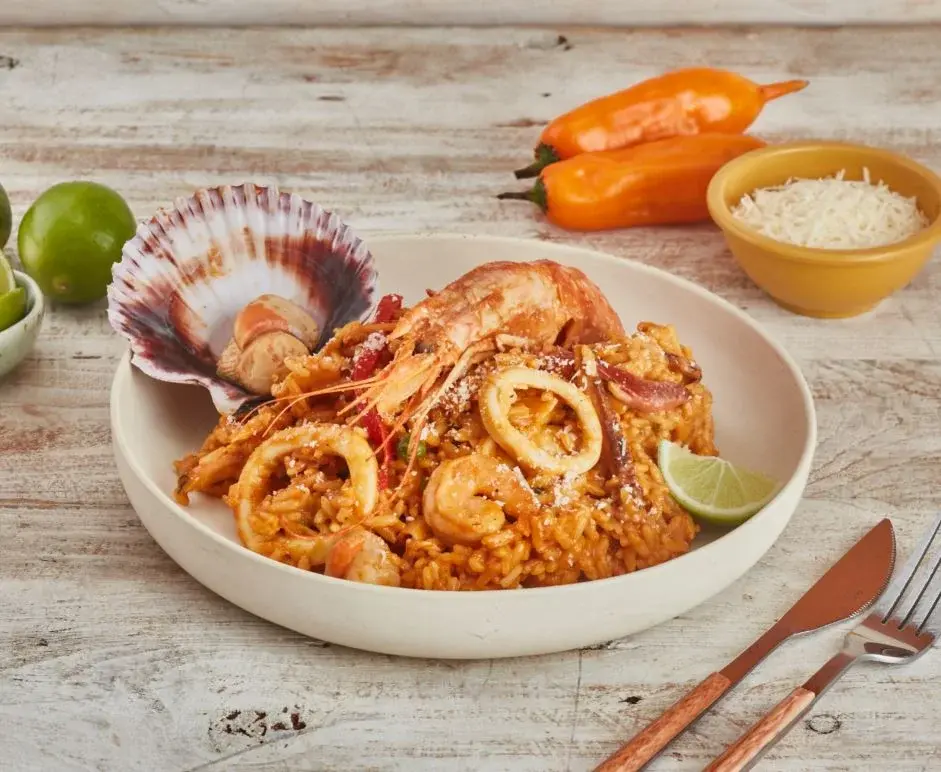 Imagen referencial del platillo Arroz con Mariscos.