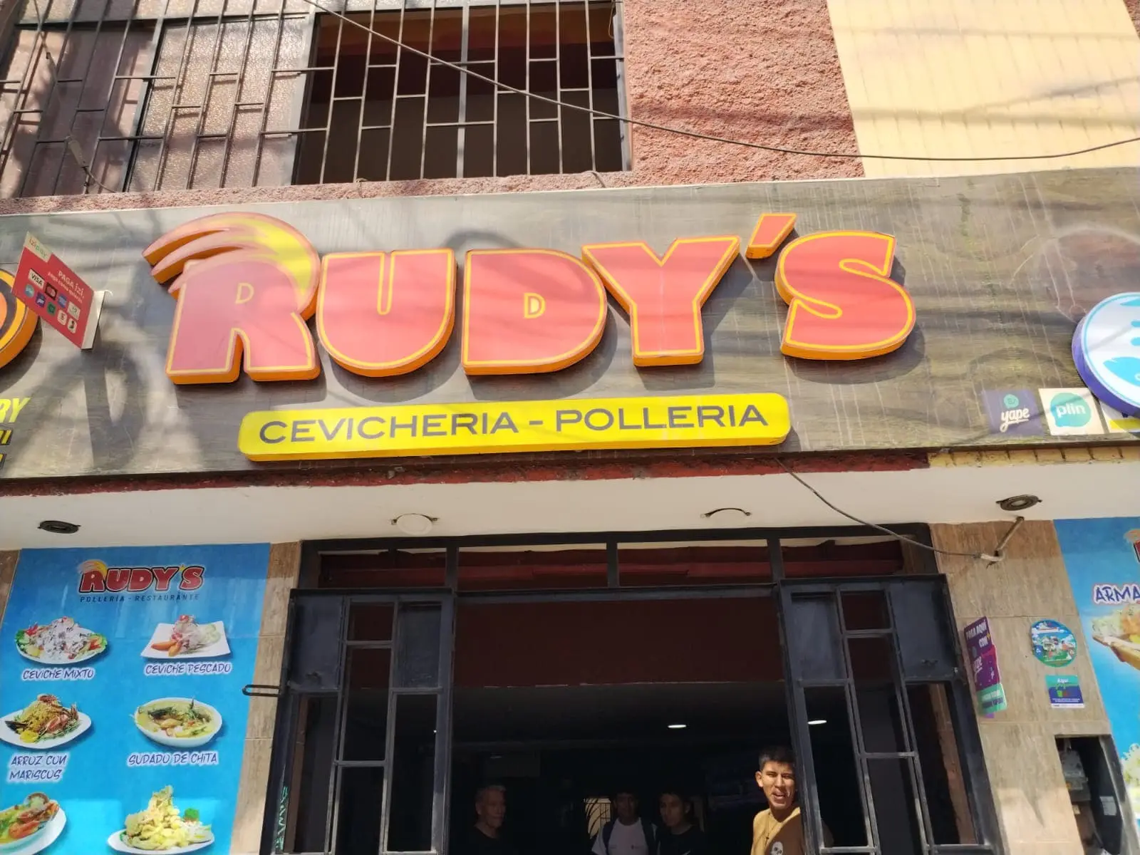 Fachada del restaurante Rudy's